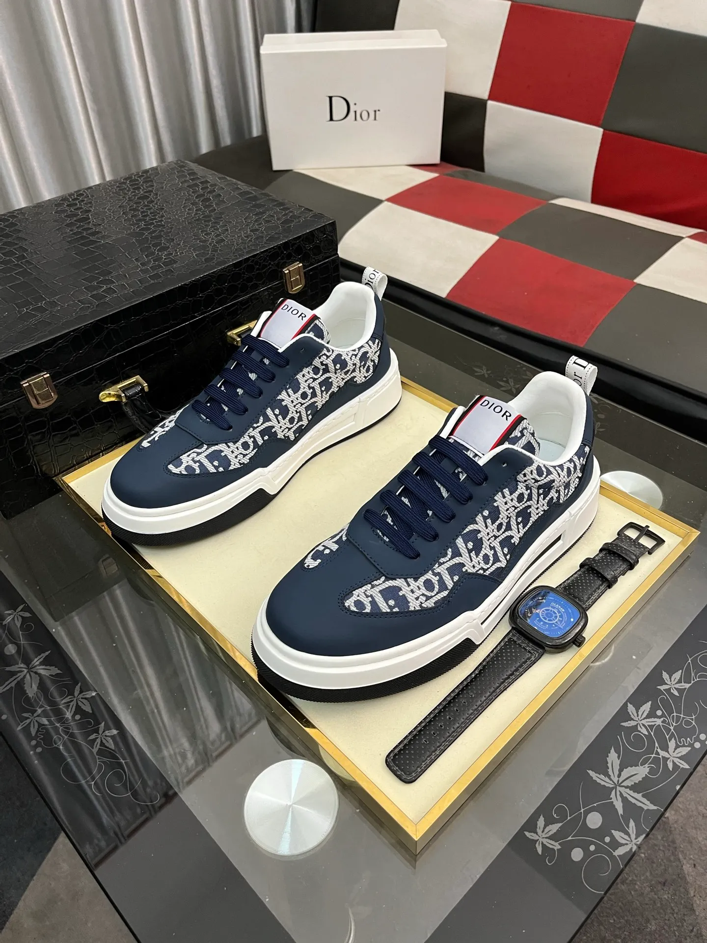Men's men's shoes 💰420⌚️⌚️[Dior] 25ss new product B01 moral training shoes. The toe size design is a bit wider. The upper foot comfort is perfect. The threads are beautiful. Perfectly adaptable to trousers. Decorated with various classic details. Ideal for daily styling. Can be matched with various casual items to create exquisite looks. Fabric: First layer cowhide/lining sheepskin TPU original outsole Code number: 38-443️⃣Colors available